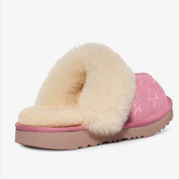 UGG big kids Cozy II Iridescent Stars Slippers - Picture 3 of 8